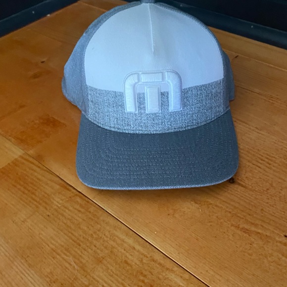 Travis mathew hats - Picture 6 of 14